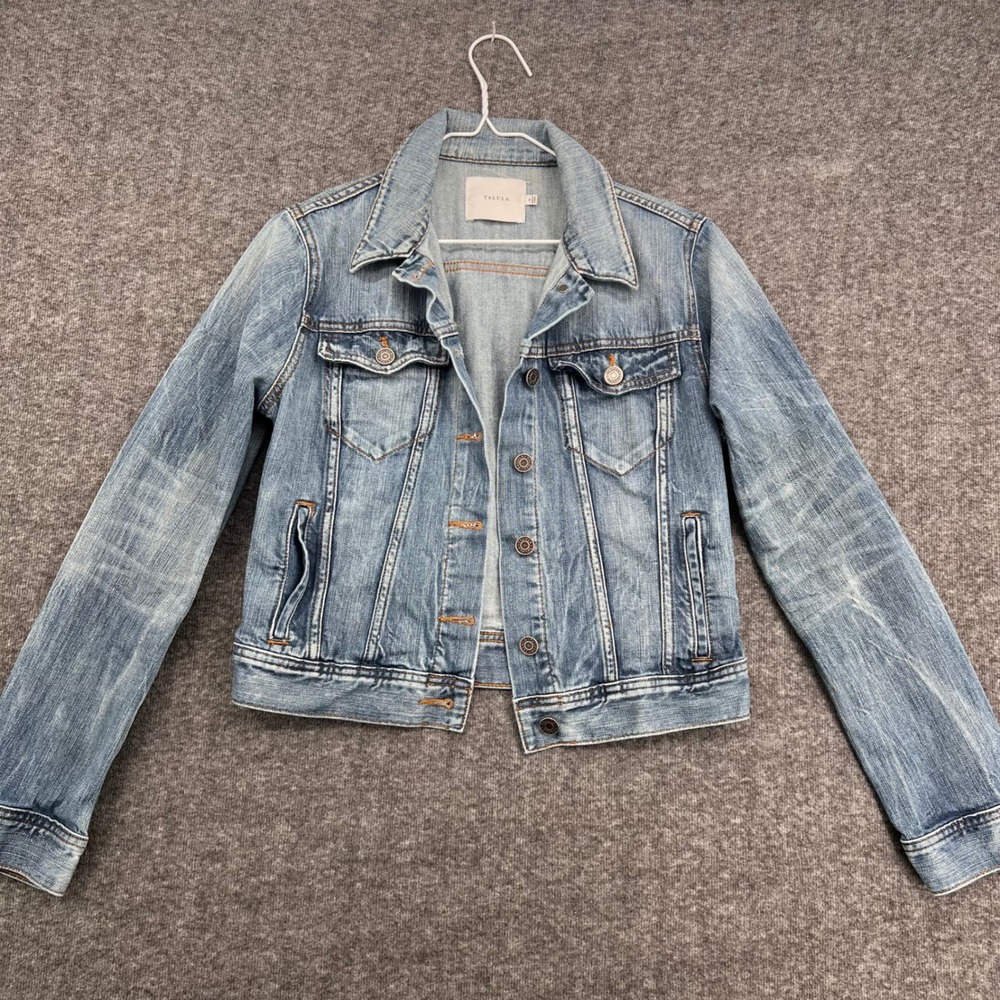 Talula‎ Aritzia Light Wash Denim Trucker Jacket Size M Blue Faded Button Front